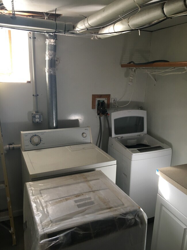 Washer/Dryer - 1 Brick Hill Rd