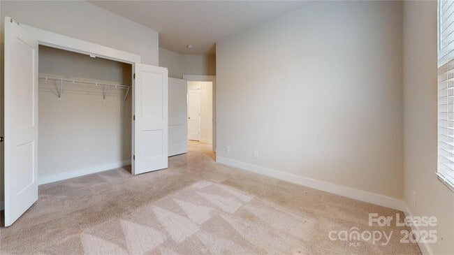 Building Photo - 9645 Munsing Dr