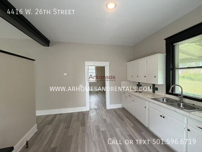 Building Photo - 4416 W 26th St