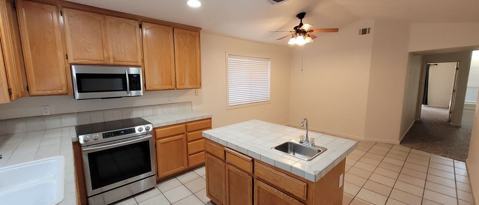 Building Photo - 900 Collegeview Dr