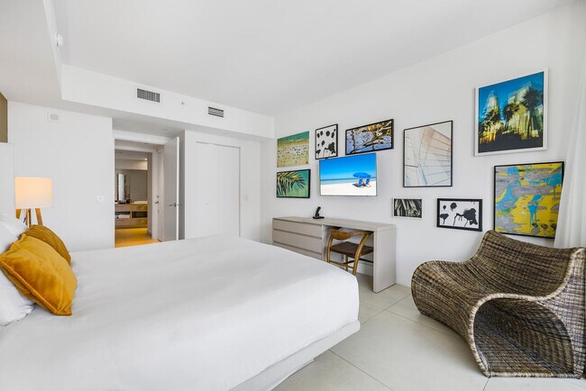 Building Photo - 4111 S Ocean Dr