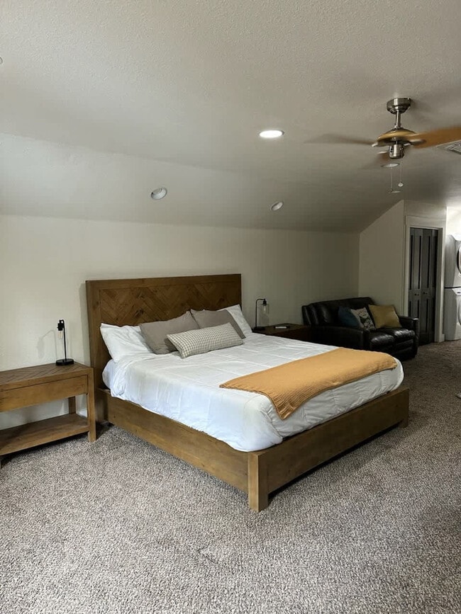 Building Photo - 712 Broken Rein Rd