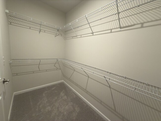 Building Photo - 685 Count Fleet Ct