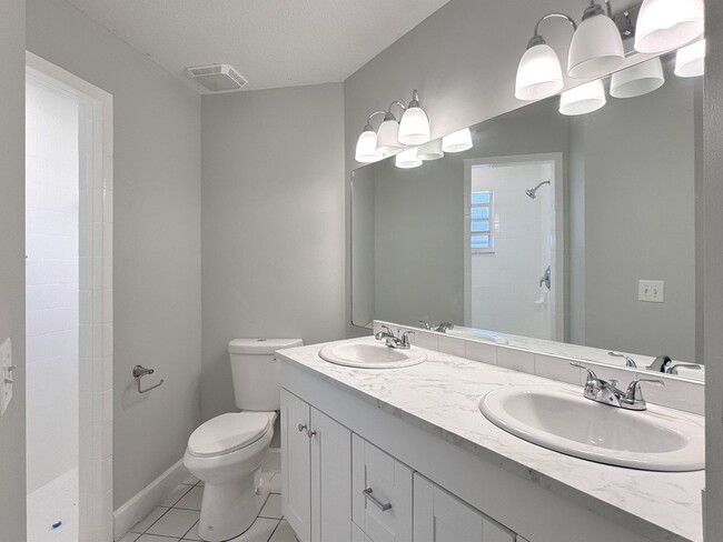 Building Photo - Freshly Renovated Three Bedroom Home Ready...