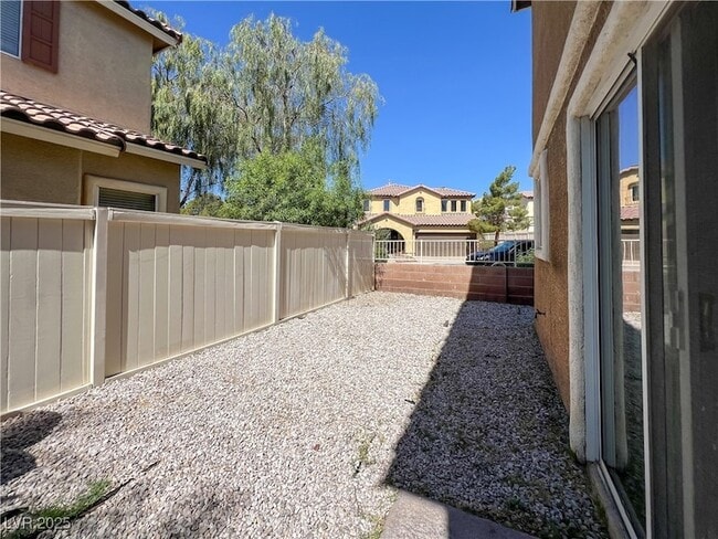Building Photo - 1995 Sundown Canyon Dr