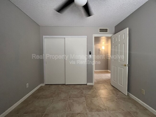 Building Photo - 6521 W Palo Verde Ave