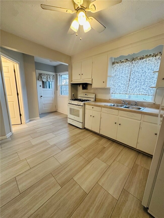 Building Photo - 511 S Lincoln Rd