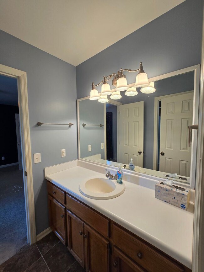 Building Photo - 3 Bedrooms 2.5 Bath Country Home