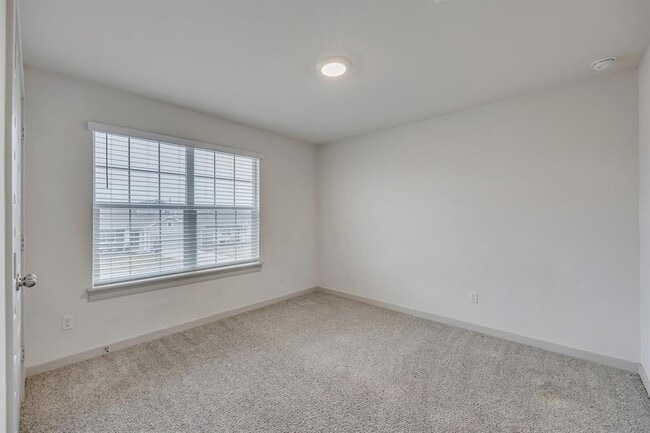 Building Photo - 210 Big Cypress Byu Rd