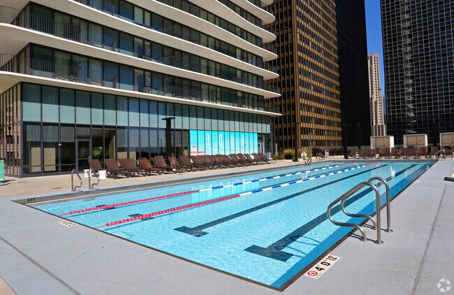 Building Photo - 227 N Columbus Dr