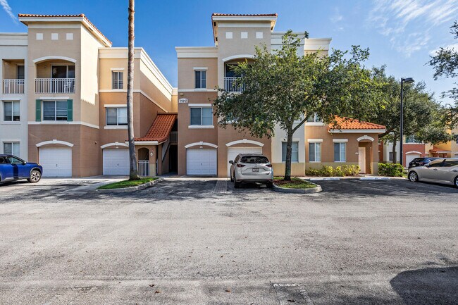 Building Photo - 11012 Legacy Dr