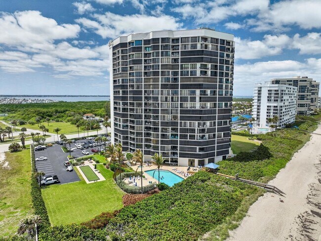 Building Photo - 9650 S Ocean Dr