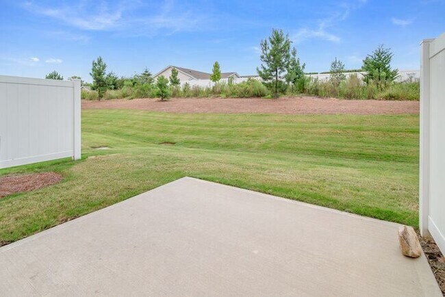 Building Photo - Modern Comfort, Effortless Living & Unbeatable Convenience in Northfield Crossing 3BR/2.5BA, 2 Ca...