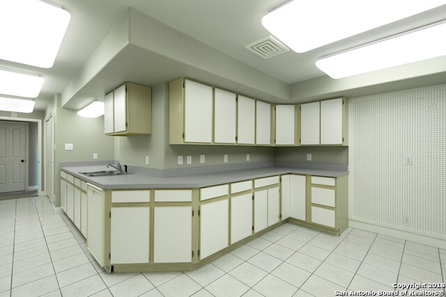 Building Photo - 7701 Wurzbach Rd