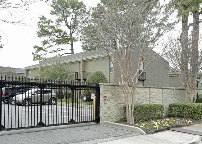Building Photo - Poplar East Condominiums