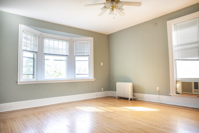 Building Photo - The Colonial (311-315 Woodward LLC)