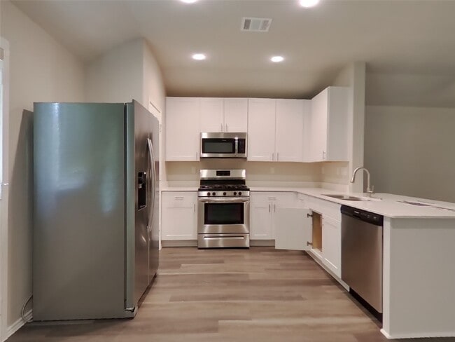 Building Photo - 254 Cumberland Forest Dr