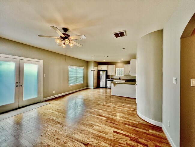 Building Photo - 3731 Main Poplar Dr