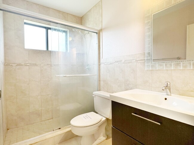 Building Photo - 924 SW 9th St Cir