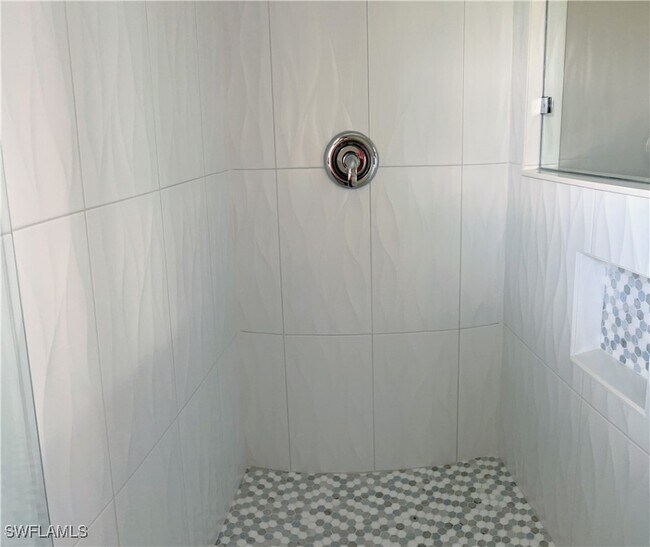 Building Photo - 221 Via Perignon