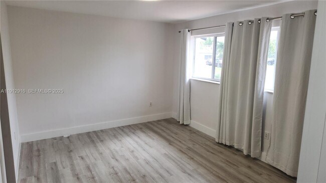 Building Photo - 15630 NW 2nd Ct