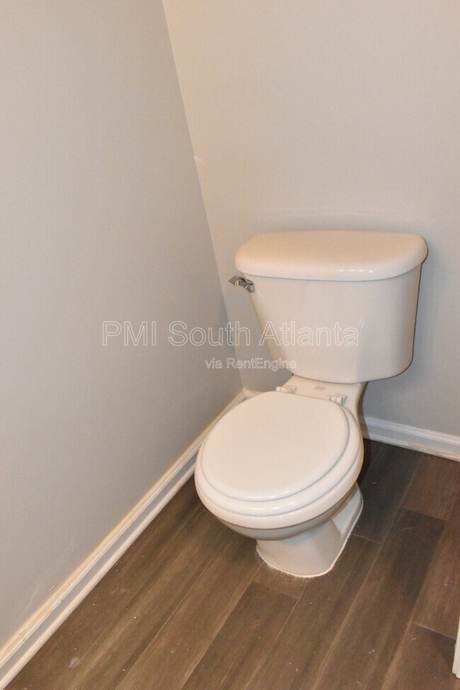 Building Photo - 5798 Strathmoor Manor Cir