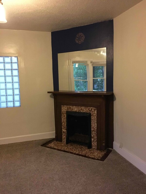 Building Photo - 1205 E 4th St