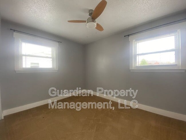 Building Photo - 519.5 W 8th St