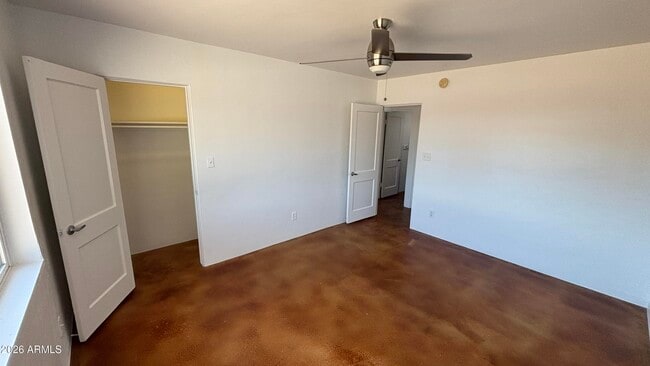 Building Photo - 5548 N 12th Ave