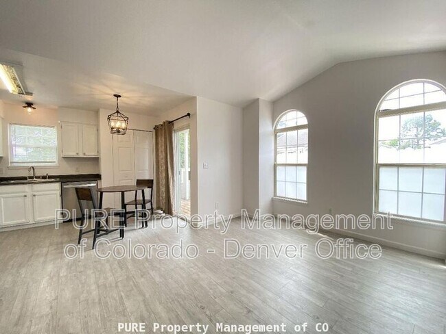 Building Photo - 5708 W Asbury Pl