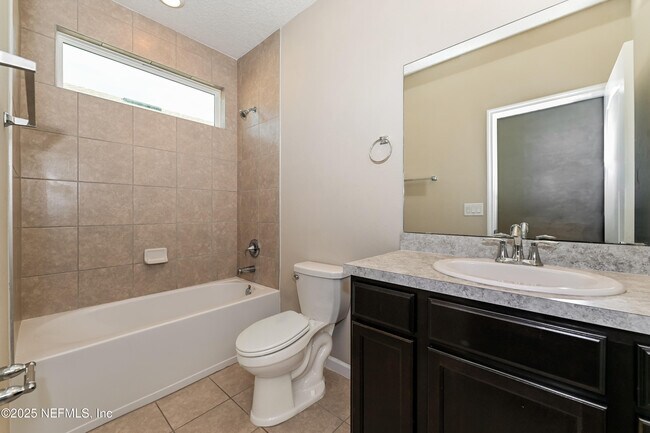 Building Photo - 203 Stone Arbor Ln