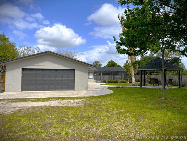 Building Photo - 202 SW Crescent Ave