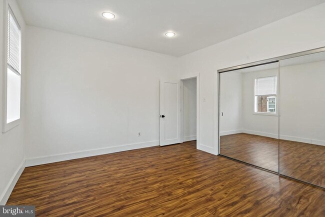 Building Photo - 2400 S Hutchinson St