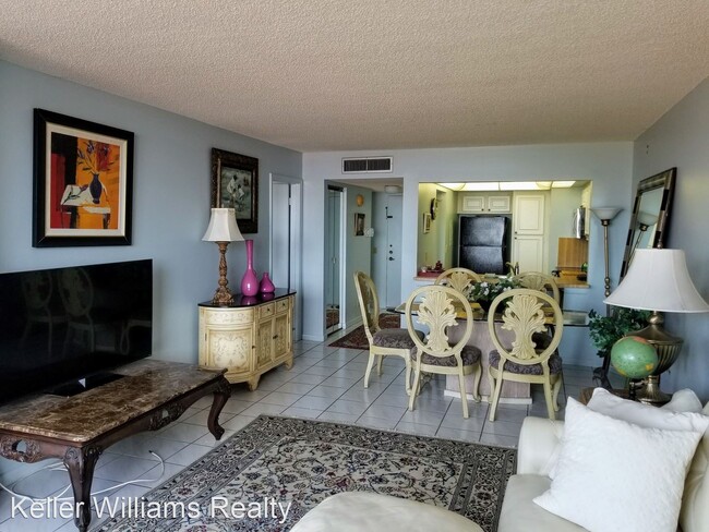 Building Photo - 6158 Palma Del Mar Blvd S