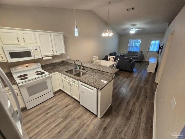 Building Photo - 9783 Cobblebrook Dr