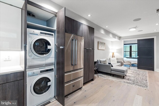 Building Photo - 1429 W Street NW Unit 1