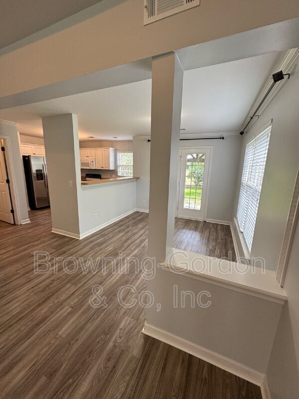 Building Photo - 212 Claybrook Ln
