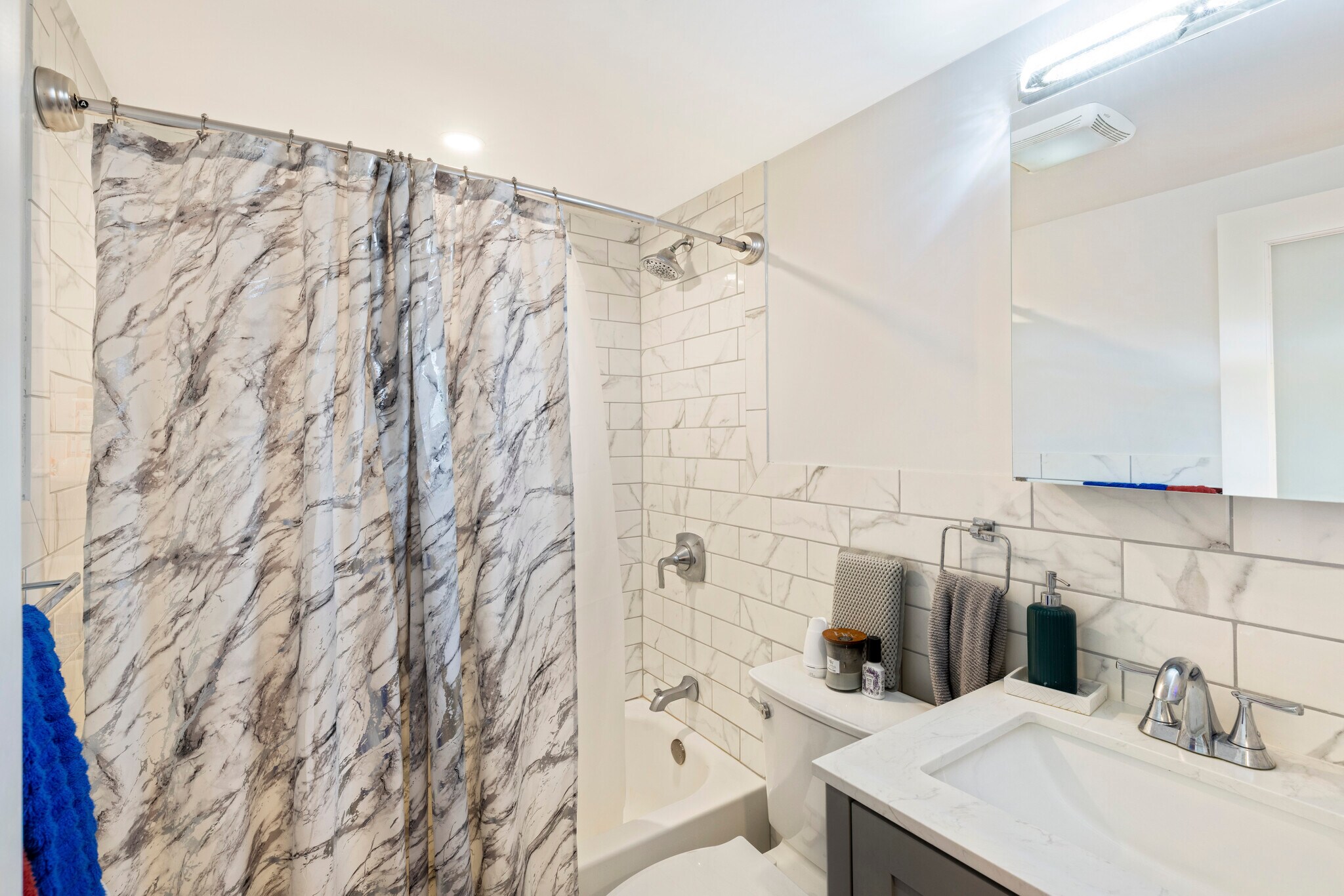 Building Photo - 205 Great Rd