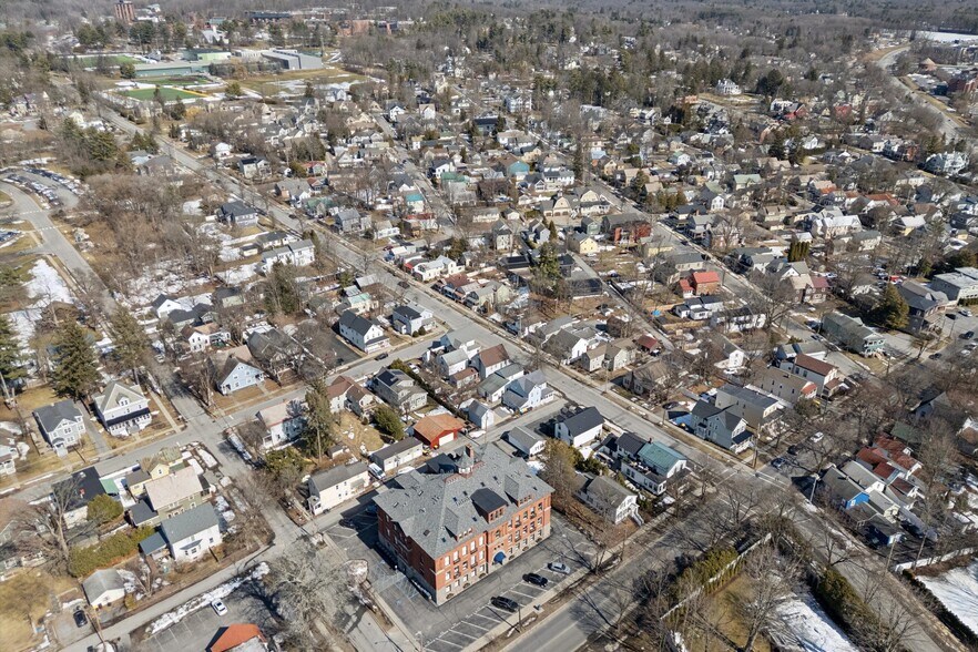 Building Photo - 77 Van Dam St