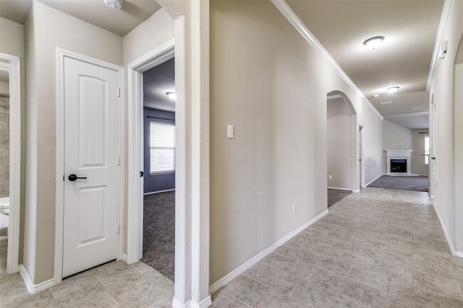 Building Photo - 11629 Champion Creek Dr