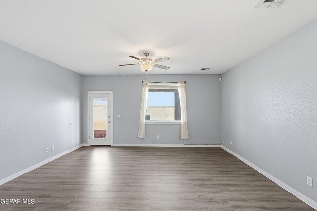 Building Photo - 3917 Desert Bluff Dr