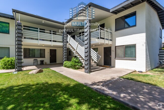 Building Photo - 721 E Montebello Ave