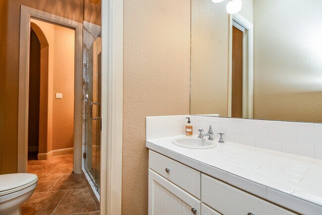 Building Photo - 12316 Oak Bend Cir