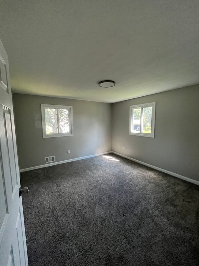 Building Photo - 41 Capri Dr