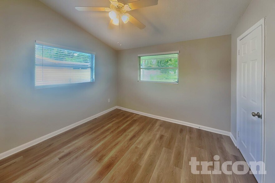 Building Photo - 1819 Brentwood Dr