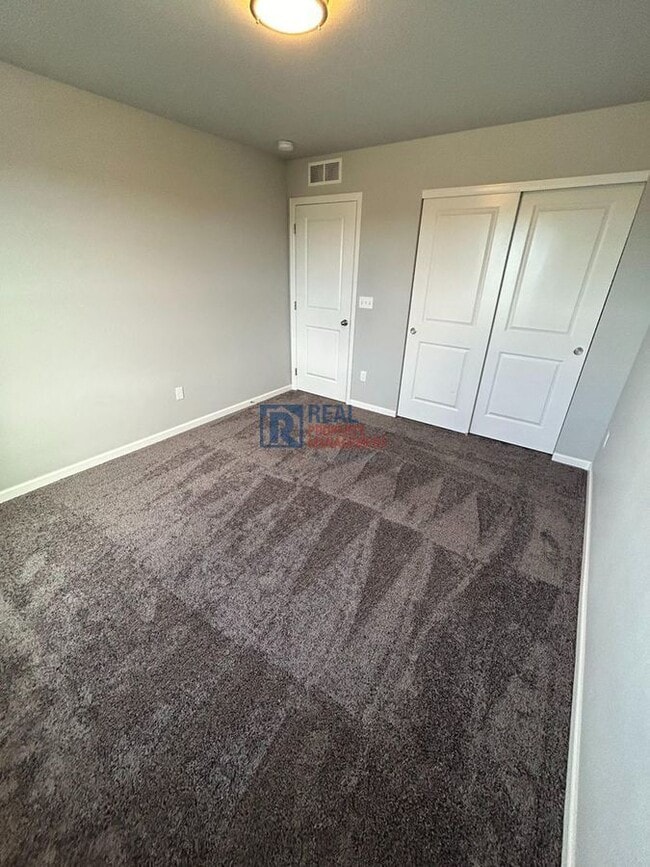 Building Photo - 2909 Quartz Pl