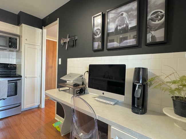 Building Photo - 4545 Wornall Rd