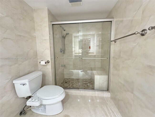Building Photo - 3410 Galt Ocean Drive Apt #2103N, Fort Lau...