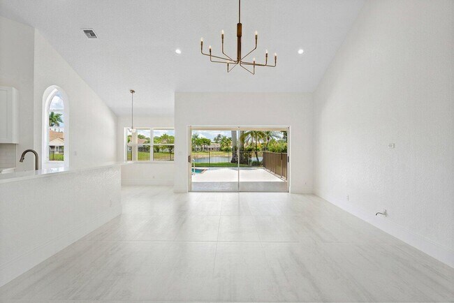Building Photo - 20321 Hacienda Ct