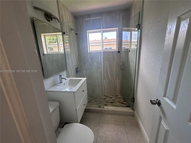Building Photo - 2806 SW 35th Ave